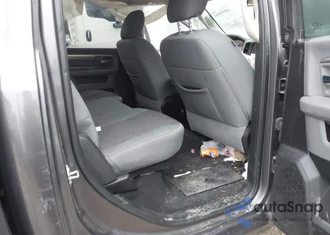 2018 Ram 1500 Big Horn 4X4 5'7 Box z USA, uszkodzony, nr VIN 1C6RR7LT2JS329873